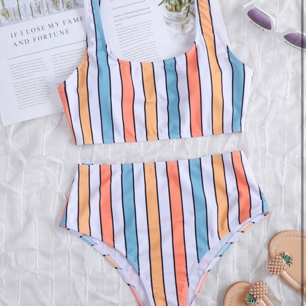 Colorful scoop neck bikini swimsuit